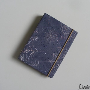 Stilizált pókháló, vízhatlan anyagból készült igazolványtartó és/vagy kártyatartó - Meska.hu