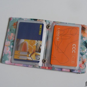 Ápró virágok, vízhatlan anyagból készült igazolványtartó és/vagy kártyatartó - táska & tok - pénztárca & más tok - kártyatartó & irattartó - Meska.hu