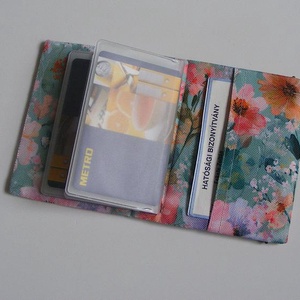 Ápró virágok, vízhatlan anyagból készült igazolványtartó és/vagy kártyatartó - táska & tok - pénztárca & más tok - kártyatartó & irattartó - Meska.hu
