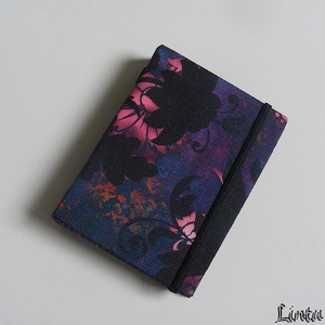 Lila virágok, vízhatlan anyagból készült igazolványtartó és/vagy kártyatartó - táska & tok - pénztárca & más tok - kártyatartó & irattartó - Meska.hu