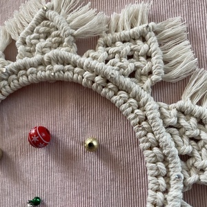 Makramé karácsonyi koszorú �Hópihe�, Karácsony, Adventi díszek, Adventi ajtódísz, Csomózás, MESKA