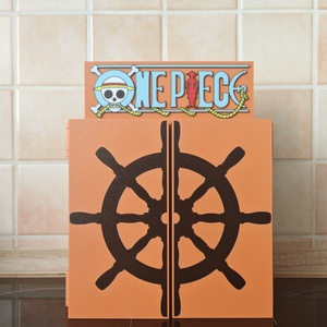 One Piece Kinder Joy figura tartó névtáblákkal, kinyitható változat - otthon & életmód - dekoráció - asztal és polc dekoráció - dekorációs tál, tartó - Meska.hu