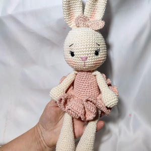 Szoknyás nyuszi - amigurumi horgolt figurák - Meska.hu