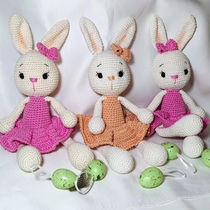 Szoknyás nyuszi - amigurumi horgolt figurák - Meska.hu