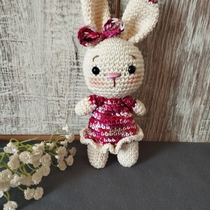 Nyuszi amigurumi horgolt figura mintás szoknyával - Lila/magneta - Meska.hu
