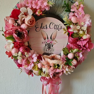 Húsvéti kopogtató / ajtódísz horgolt pólóalapon selyemvirágokkal és fatáblával szürke-rózsaszín - Meska.hu