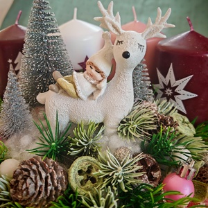 Adventi koszorú rózsaszín horgolt alappal - karácsony - adventi díszek - adventi koszorú - Meska.hu