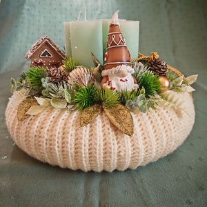 Adventi koszorú horgolt alappal, menta gyertyákkal - karácsony - adventi díszek - adventi koszorú - Meska.hu
