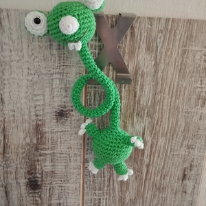 Syd hajlítható táskadísz - Zöld horgolt Syd figura, Játék & Sport, Plüssállat & Játékfigura, Nyuszi, Horgolás, MESKA