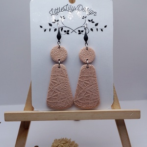 Púderszínű mintás fülbevaló, Ékszer, Fülbevaló, Lógó fülbevaló, Ékszerkészítés, Gyurma, MESKA