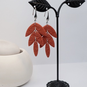 Rozsdabarna texturált leveles fülbevaló , Ékszer, Fülbevaló, Lógó fülbevaló, Ékszerkészítés, Gyurma, MESKA