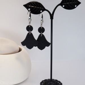 Fekete, csillámos tulipán fülbevaló , Ékszer, Fülbevaló, Lógó fülbevaló, Ékszerkészítés, Gyurma, MESKA