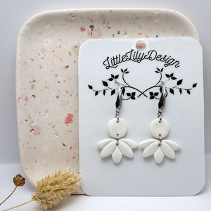 Mini fehér lótusz fülbevaló, Ékszer, Fülbevaló, Lógó fülbevaló, Ékszerkészítés, Gyurma, MESKA