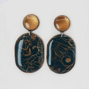  Zöld-arany fényes, bedugós fülbevaló , Ékszer, Fülbevaló, Lógó fülbevaló, Ékszerkészítés, Gyurma, MESKA