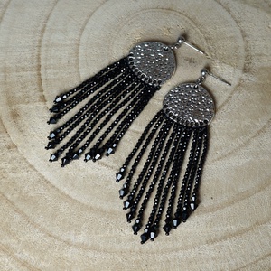Extrém csillogó fekete spinel-swarovski hosszú rojtos gyöngy fülbevaló - ékszer - fülbevaló - rojtos fülbevaló - Meska.hu