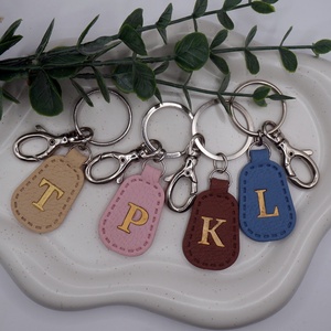 Személyre szabható bőr hatású kulcstartó - táska & tok - kulcstartó & táskadísz - kulcstartó - Meska.hu Személyre szabható bőr hatású kulcstartó - táska & tok - kulcstartó & táskadísz - kulcstartó - Meska.hu