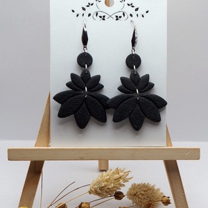 Fekete lótusz fülbevaló - ékszer - fülbevaló - lógó fülbevaló - Meska.hu Fekete lótusz fülbevaló - ékszer - fülbevaló - lógó fülbevaló - Meska.hu