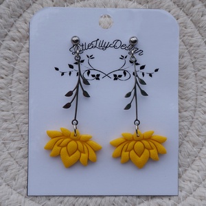 Sárga lótuszvirág fülbevaló, Ékszer, Fülbevaló, Lógó fülbevaló, Gyöngyfűzés, gyöngyhímzés, MESKA