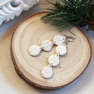 Fehér karácsonyi gömbök fülbevaló , Ékszer, Fülbevaló, Lógó fülbevaló, Ékszerkészítés, MESKA