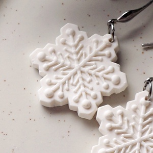 Téli hópelyhes fülbevaló  - ékszer - fülbevaló - lógó fülbevaló - Meska.hu Téli hópelyhes fülbevaló  - ékszer - fülbevaló - lógó fülbevaló - Meska.hu