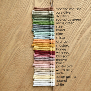 Makramé kezdőbetű karácsonyfadísz - névre szóló - karácsony - karácsonyi lakásdekoráció - karácsonyfadíszek - Meska.hu