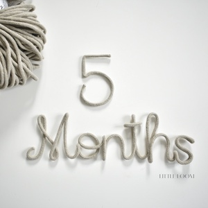 12 Hónap Jelölő Fonalfelirat Szett - otthon & életmód - babaszoba, gyerekszoba - babaszoba dekoráció - Meska.hu