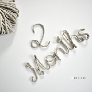 12 Hónap Jelölő Fonalfelirat Szett - otthon & életmód - babaszoba, gyerekszoba - babaszoba dekoráció - Meska.hu