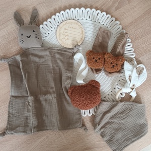 Nyuszis-macis babaváró ajándékcsomag - játék & sport - babalátogató ajándékcsomag - Meska.hu