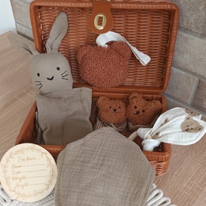 Nyuszis-macis babaváró ajándékcsomag - játék & sport - babalátogató ajándékcsomag - Meska.hu