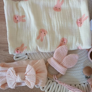 Nyuszis babaköszöntő ajándékcsomag - játék & sport - babalátogató ajándékcsomag - Meska.hu