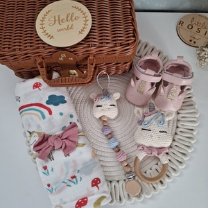 Unikornis babalátogató ajándékcsomag bőröndben - játék & sport - babalátogató ajándékcsomag - Meska.hu