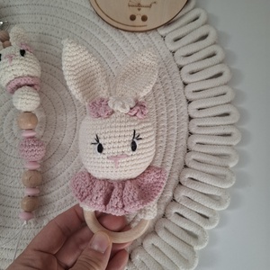 Horgolt nyuszis ajándékcsomag  - játék & sport - babalátogató ajándékcsomag - Meska.hu