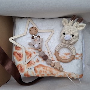 Zsiráfos babalátogató ajándékcsomag mérföldkőtakaróval, Játék & Sport, Babalátogató ajándékcsomag, Horgolás, MESKA