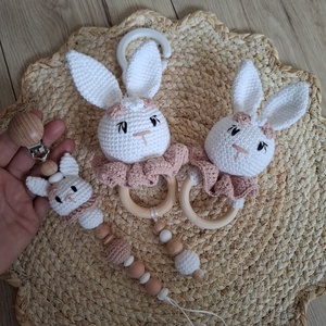 Horgolt nyuszis ajándékcsomag  - baba - mama - babalátogató ajándékcsomag - Meska.hu