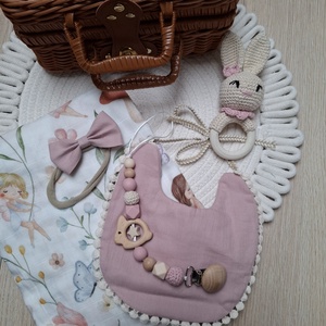 Nyuszis babalátogató ajándékcsomag bőröndben - baba - mama - babalátogató ajándékcsomag - Meska.hu