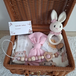 Nyuszis babalátogató ajándékcsomag bőröndben, Baba - mama, Babalátogató ajándékcsomag, Horgolás, MESKA