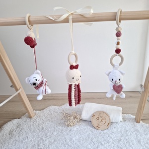Fa babatornáztató levehető, horgolt játékokkal � összecsukható fa baby gym  - Meska.hu