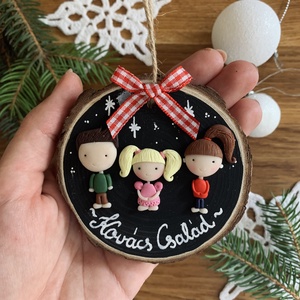 Rusztikus, családi karácsonyfadísz fából saját névvel - karácsony - karácsonyi lakásdekoráció - karácsonyfadíszek - Meska.hu