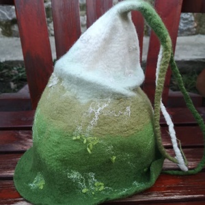 Zöld-fehér szaunasapka, manósapka, nemez sapka, Ruha & Divat, Sál, Sapka, Kendő, Sapka, Nemezelés, MESKA