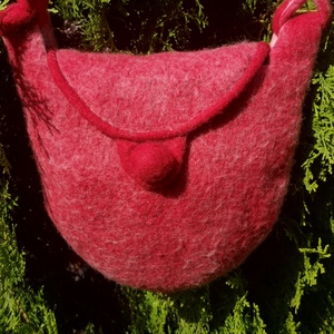 Piros kis nemez válltáska  - táska & tok - kézitáska & válltáska - vállon átvethető táska - Meska.hu Piros kis nemez válltáska  - táska & tok - kézitáska & válltáska - vállon átvethető táska - Meska.hu