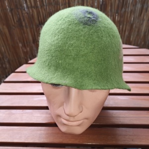 Zöld katonai sisak, szaunasapka, nemez sapka - ruha & divat - sál, sapka, kendő - sapka - Meska.hu Zöld katonai sisak, szaunasapka, nemez sapka - ruha & divat - sál, sapka, kendő - sapka - Meska.hu