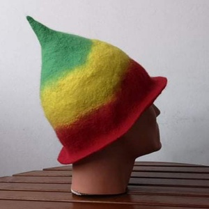 Raszta szaunasapka, manósapka, nemezsapka - ruha & divat - sál, sapka, kendő - sapka - Meska.hu Raszta szaunasapka, manósapka, nemezsapka - ruha & divat - sál, sapka, kendő - sapka - Meska.hu