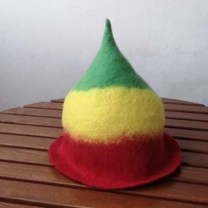 Raszta szaunasapka, manósapka, nemezsapka - ruha & divat - sál, sapka, kendő - sapka - Meska.hu Raszta szaunasapka, manósapka, nemezsapka - ruha & divat - sál, sapka, kendő - sapka - Meska.hu