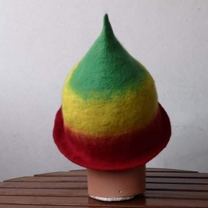 Raszta szaunasapka, manósapka, nemezsapka - ruha & divat - sál, sapka, kendő - sapka - Meska.hu Raszta szaunasapka, manósapka, nemezsapka - ruha & divat - sál, sapka, kendő - sapka - Meska.hu