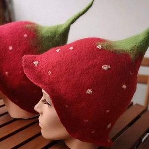 Eperke szaunasapka, nemez sapka - ruha & divat - sál, sapka, kendő - sapka - Meska.hu Eperke szaunasapka, nemez sapka - ruha & divat - sál, sapka, kendő - sapka - Meska.hu