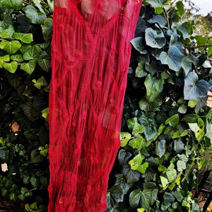 Piros selyem - nemez sál - ruha & divat - sál, sapka, kendő - sál - Meska.hu