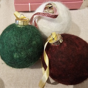 Nemezelt karácsonyi üveggömbdíszek - karácsony - karácsonyi lakásdekoráció - karácsonyfadíszek - Meska.hu