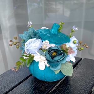 Őszi türkiz tötött tökdísz - Meska.hu