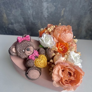 Virágbox macis kerámiafigurával - otthon & életmód - virágdekoráció - virágdíszek - asztali virágdísz - Meska.hu