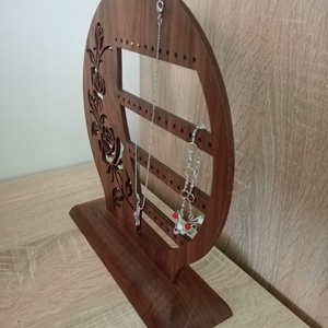 Ékszertartó, fülbevaló tartó, nyaklánctartó diófából, születésnap, ballagás, névnap, házassági évforduló - ékszer - ékszertartó - ékszertartó állvány - Meska.hu